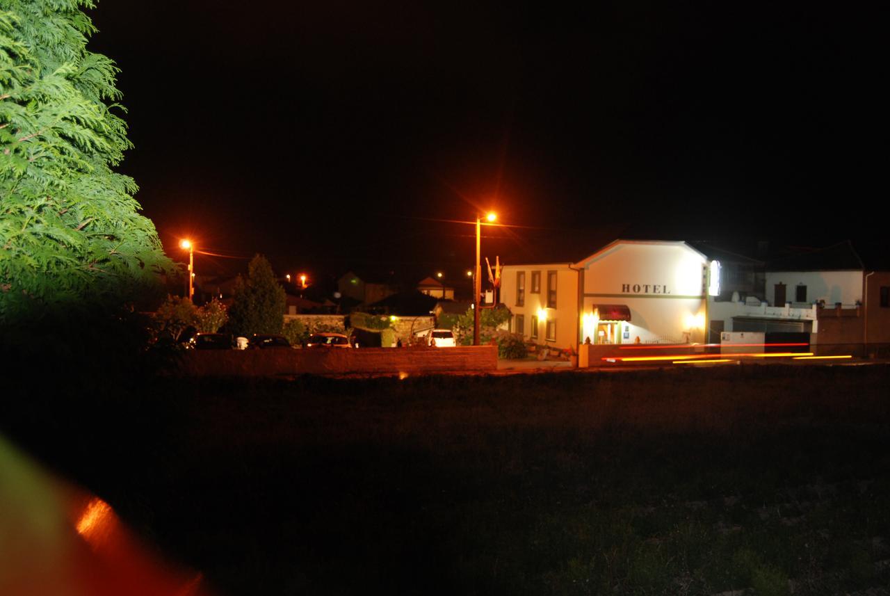 ホテル Luarca Zabala Almuña エクステリア 写真